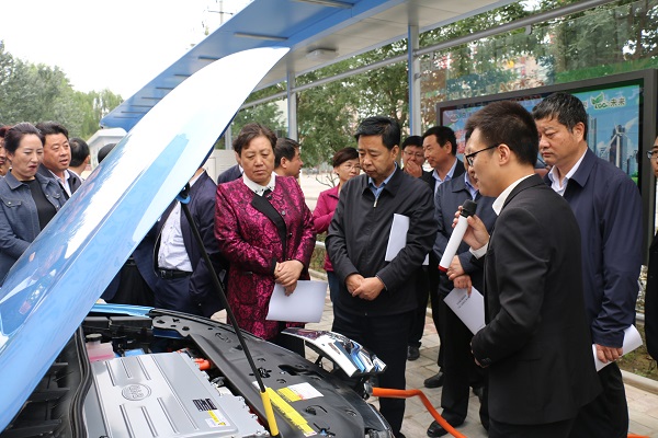 市委副書(shū)記、市長(cháng)王奮彥帶隊觀(guān)摩督查公司項目建設工作(圖2)