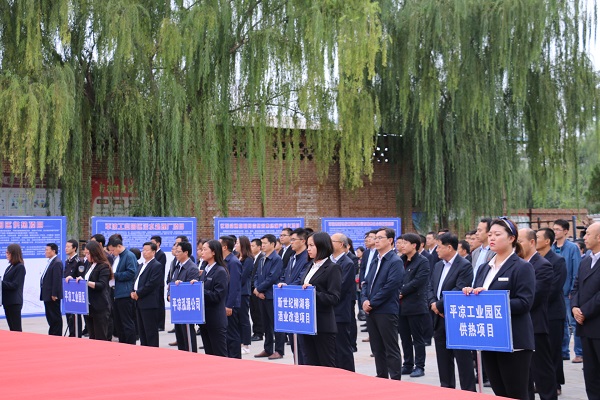 市委副書(shū)記、市長(cháng)王奮彥帶隊觀(guān)摩督查公司項目建設工作(圖4)