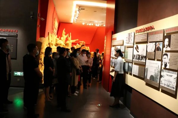 平?jīng)鲢垂军h委組織各支部開(kāi)展“重溫歷史、砥礪前行”(圖2)